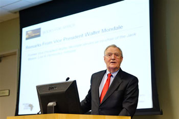 Former Vice President Walter Mondale, co-chair of the Jack Mason Law & Democracy Initiative of Books For Africa, delivers the keynote at the reception celebrating the partnership between Thomson Reuters and BFA.