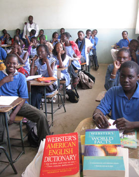 Mr. Diompy of École Sacré Coeur said, “The job you are doing can be called bringing the light to everybody. I hope that one day you will accompany me in villages where students are really in need of books.”